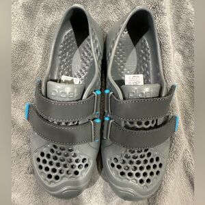 PLAE Kids Mimo Water Shoes in Gray size 2